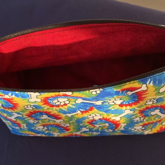 Dog themed zippered/lined makeup bag - Picture 2 of 3